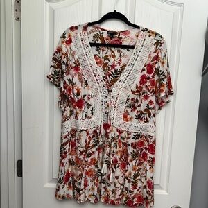 Torrid Floral Crochet Accent Blouse - Red and White
